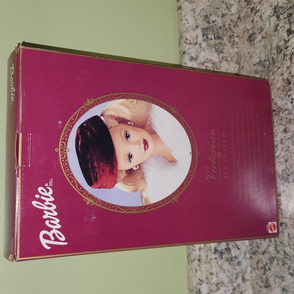 Final Price/Victorian Ice Skater Barbie NIB - Picture 2 of 5